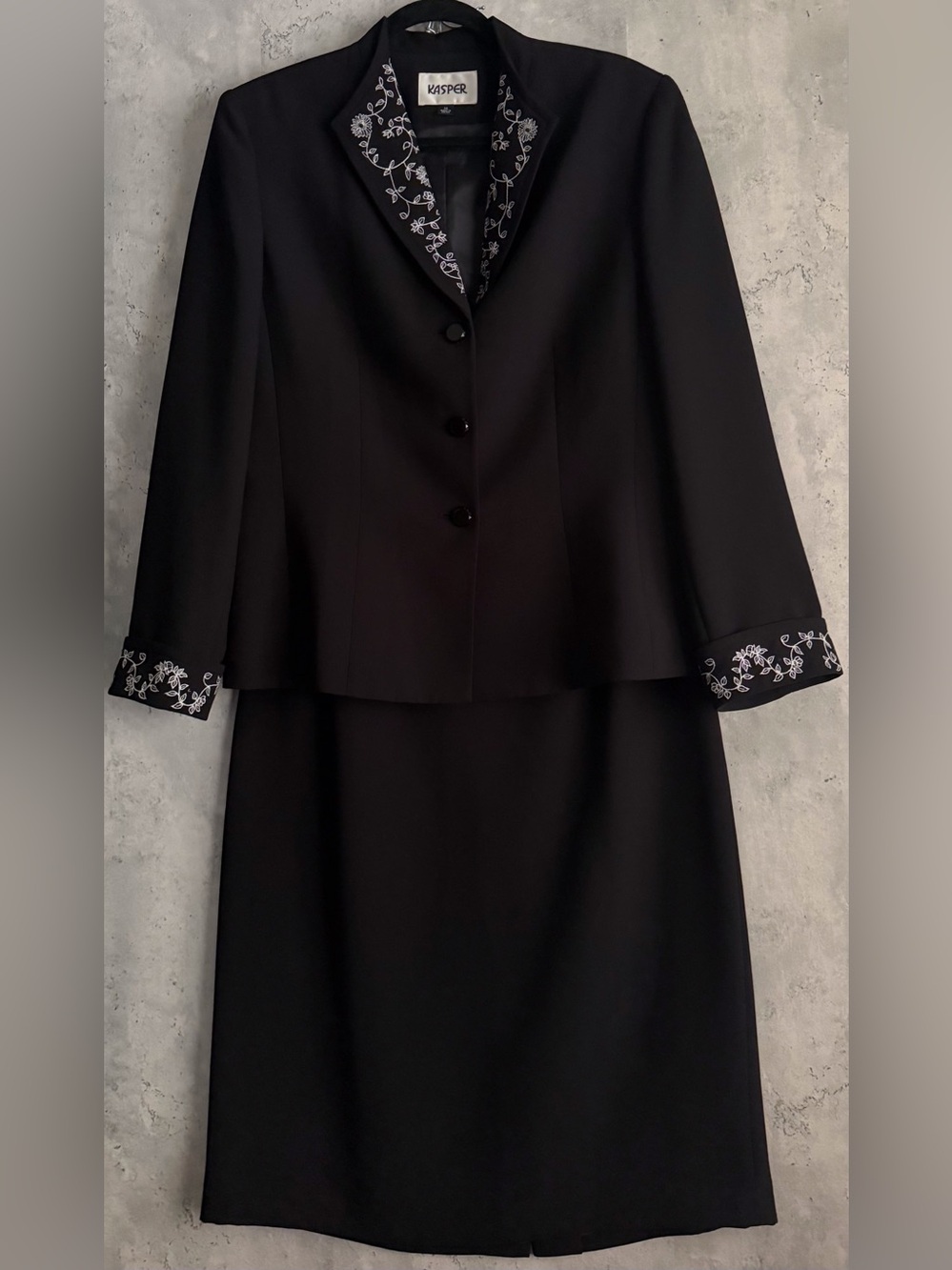 VTG Kasper ASL Skirt Suit Black Floral Contrast Embroidery Evening Cocktail Sz14 - Picture 6 of 14